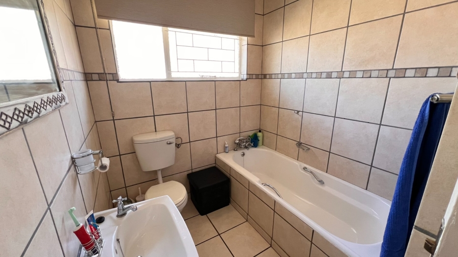 3 Bedroom Property for Sale in Langenhovenpark Free State